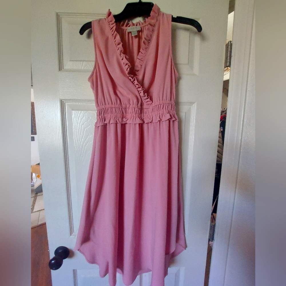 Ann Taylor LOFT petite Pink Floral Midi Dress Small Ruffle neck